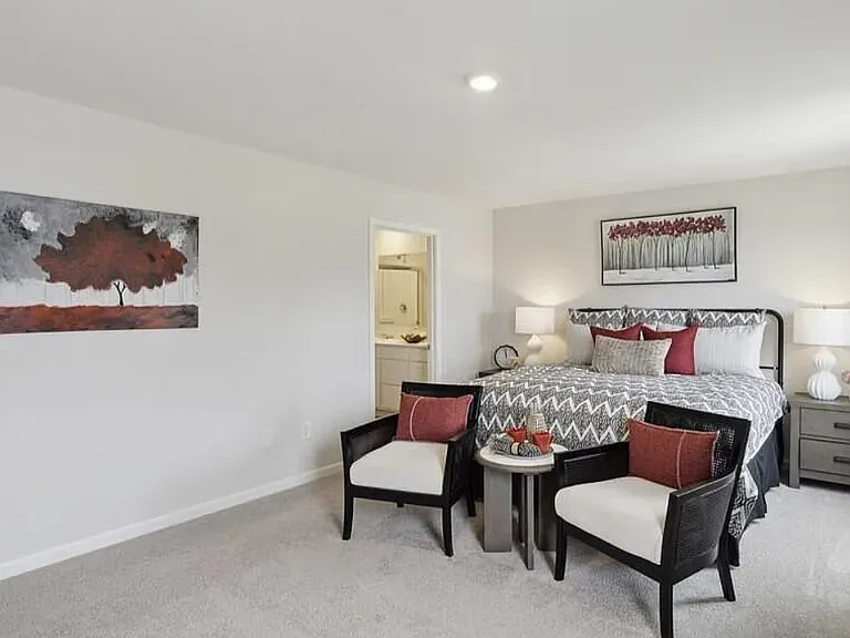 1568 Robin Rd — Photo 4