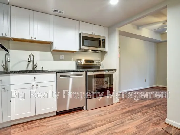 704 Stonybrook Dr W, Norristown, PA 19403