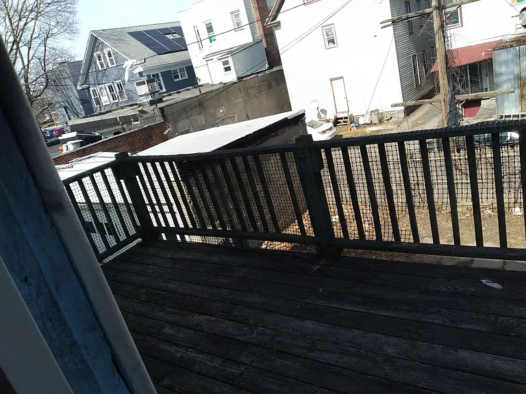 497 Yates St — Photo 8
