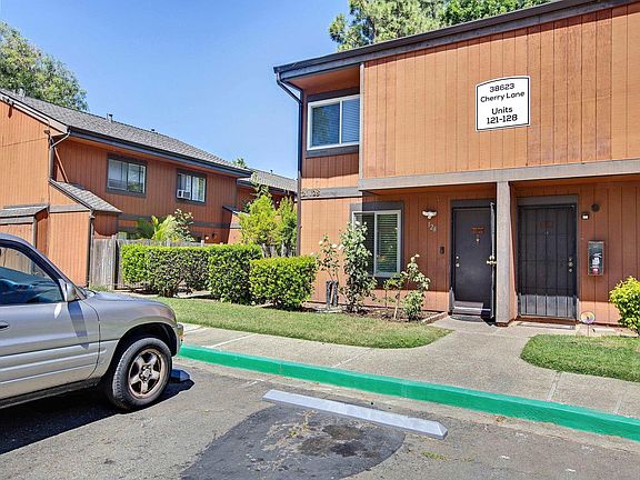 3rd image of 38623 Cherry Ln APT 128