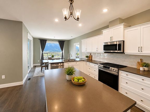 2nd image of 1945 Peregrine Pl