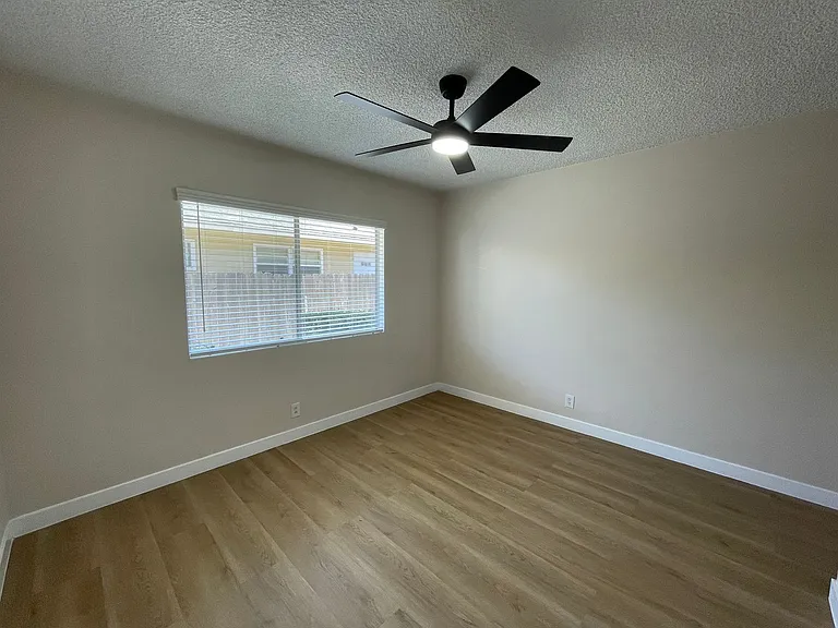 1141 Molino Ave — Photo 20
