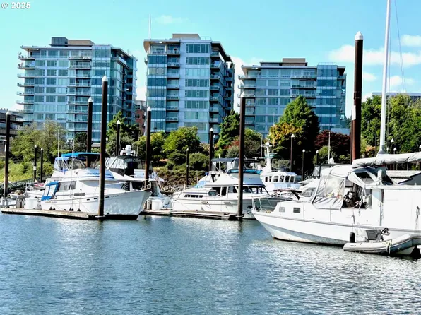 1900 S River Dr Unit 1005, Portland, OR 97201