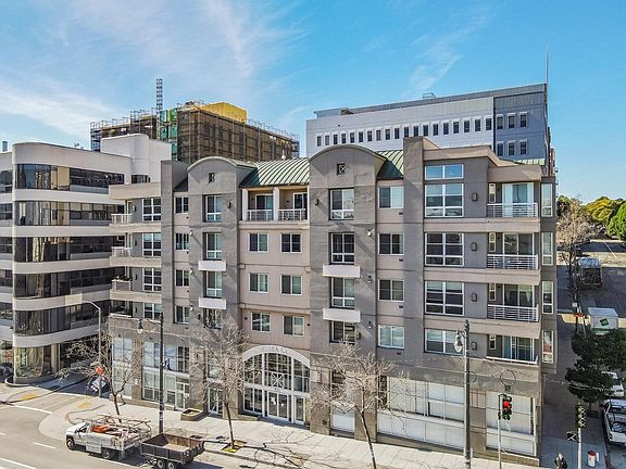 3rd image of 851 S Van Ness Ave #306