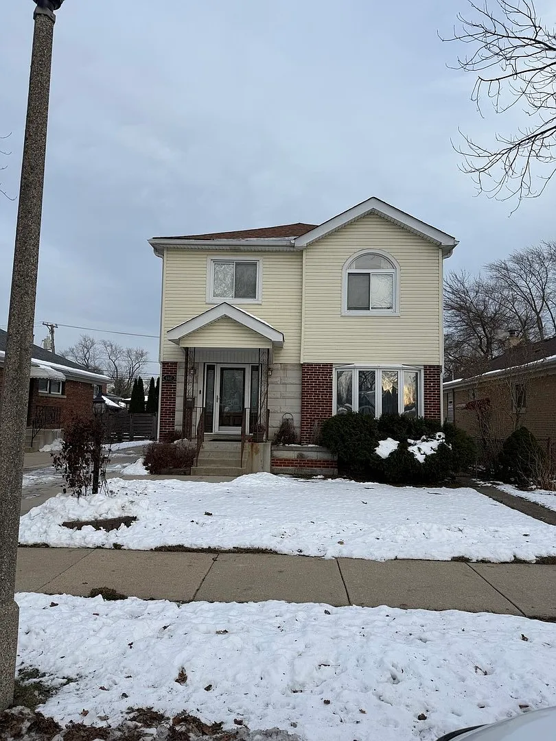 8447 Drake Ave photo 1