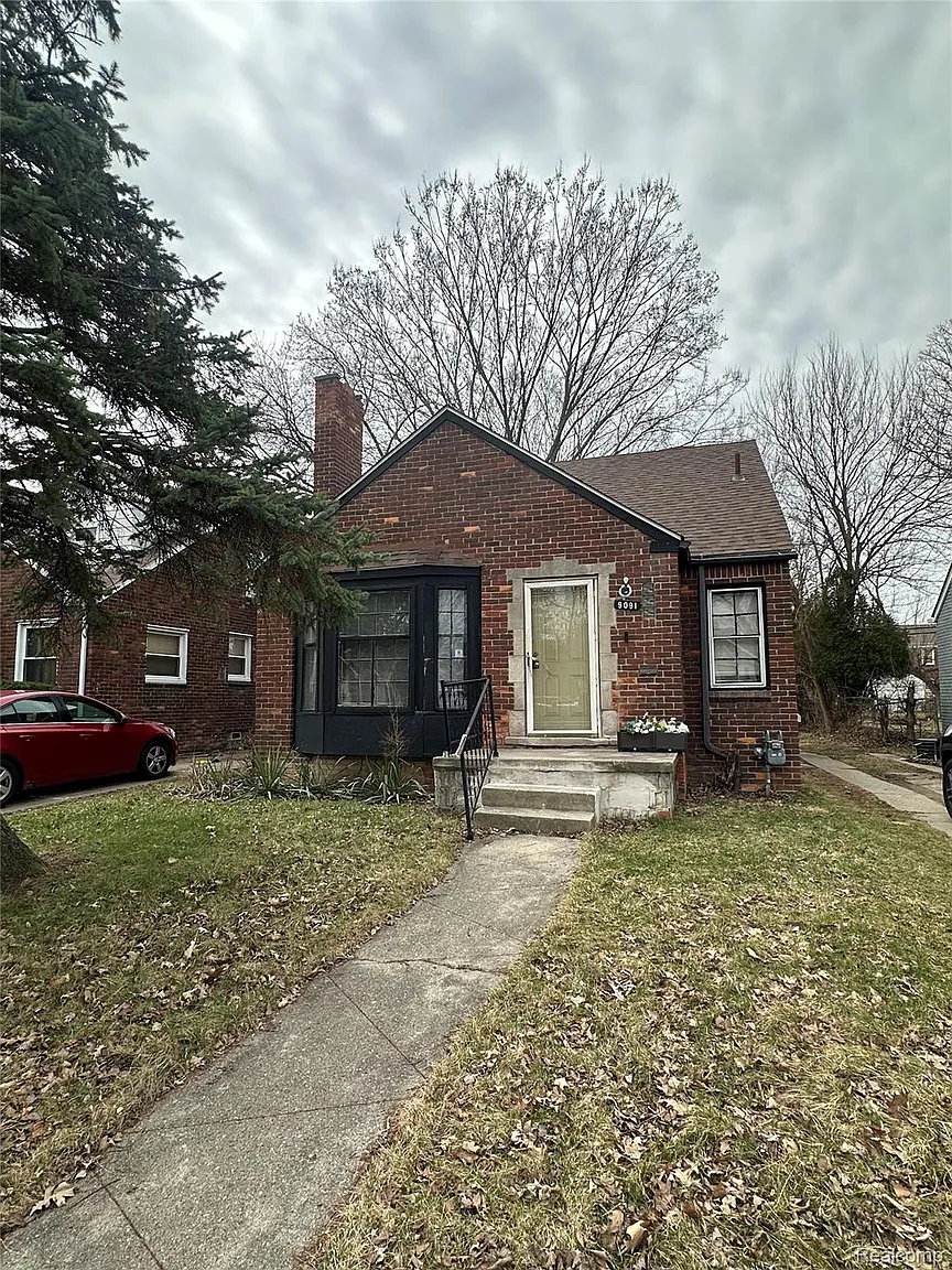 9091 Warwick St photo 1