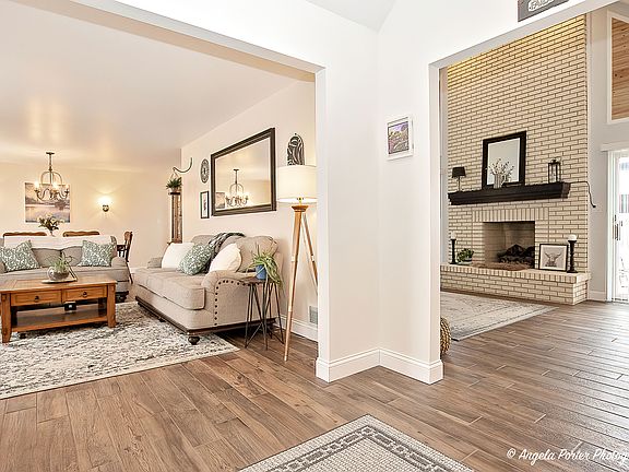 3rd image of 25158 N Ivy Ln