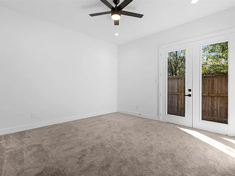 7905 Cora St #B — Photo 13