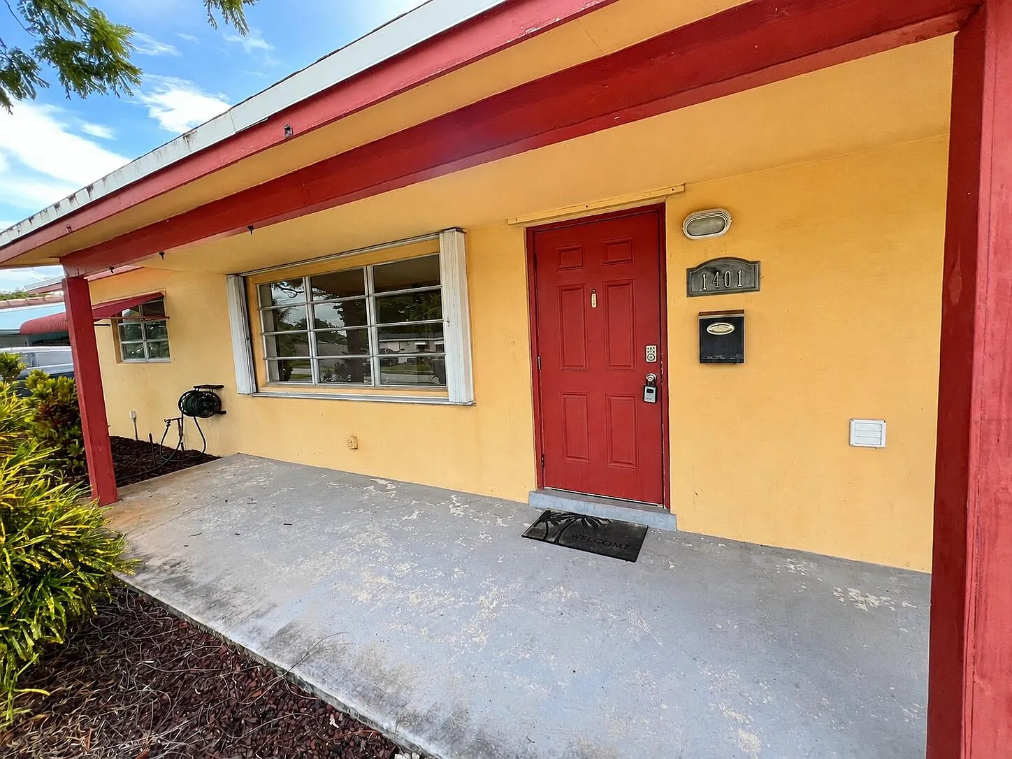 2 bed, 2.0 bath, 1160 sqft, $2,600 — Photo 2