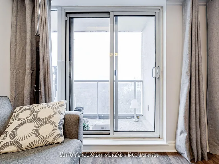 7 N Park Rd #908 — Photo 24