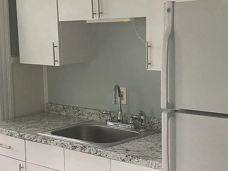 Building Photo - 123-125 Harmony St #123