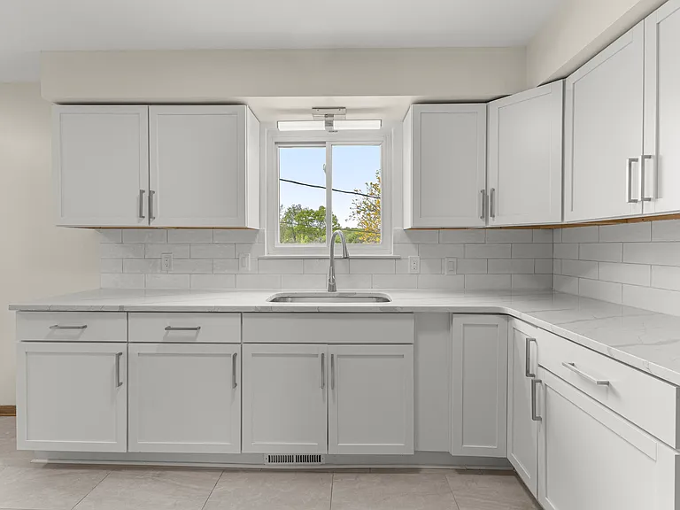 20325 Westview Dr — Photo 7