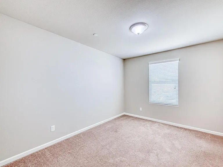 1304 Royalty Way — Photo 18