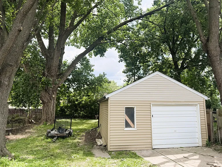 24644 Lauren Ave — Photo 12