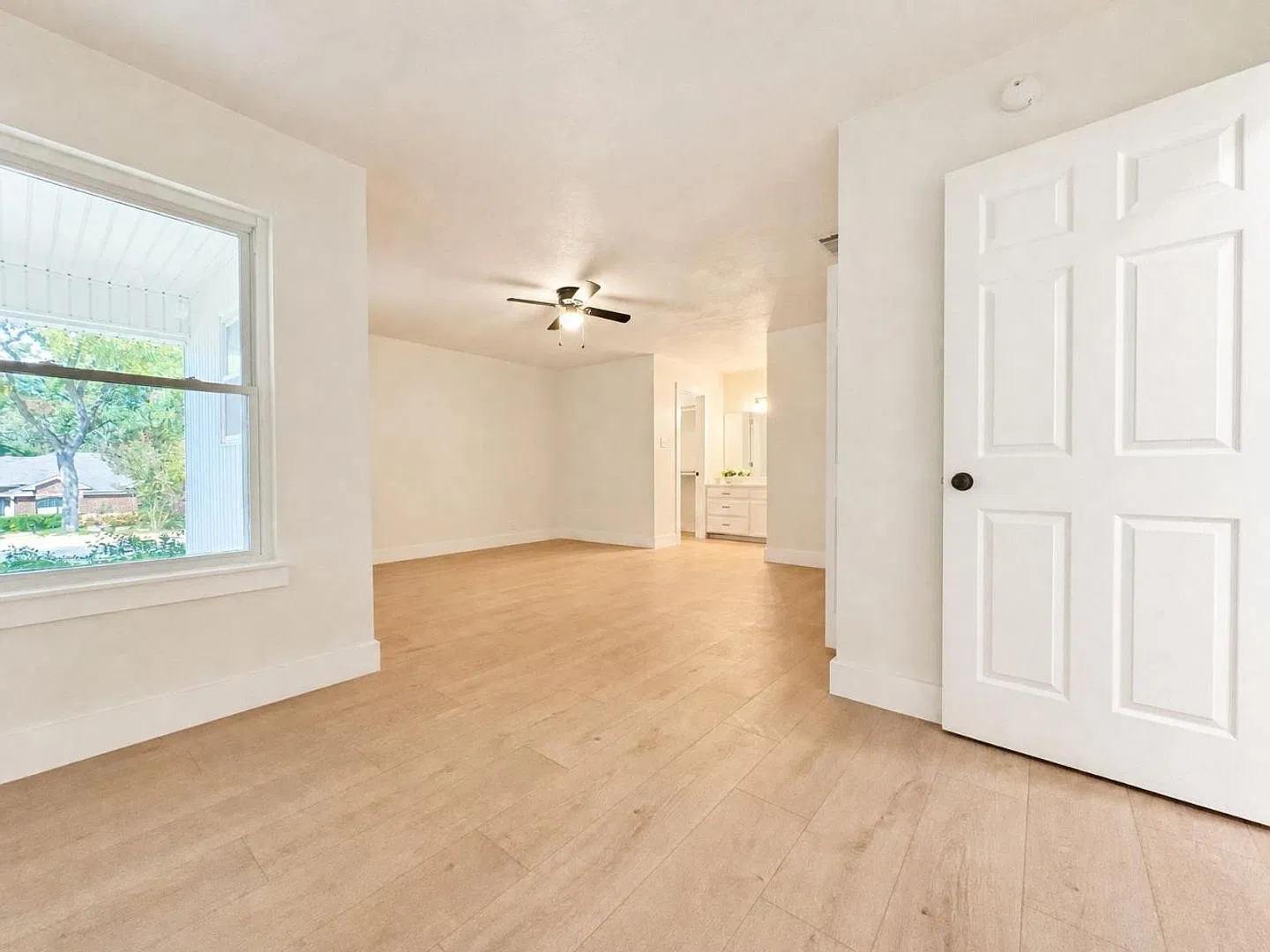 Beautifully Renovated 3 Bedroom/2 Bathroom Home in North Belton! — Photo 4