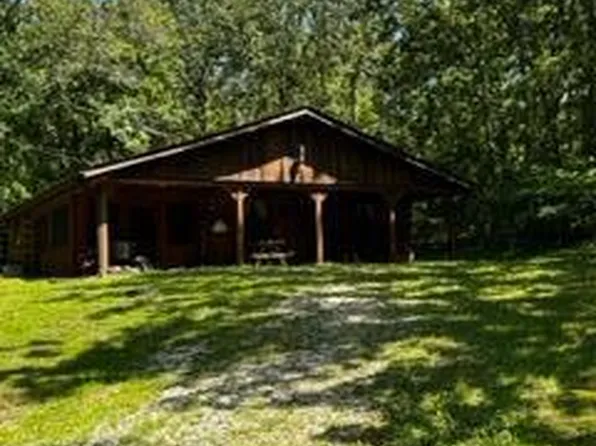 2404 Sanchez Dr, Cuba, MO 65453