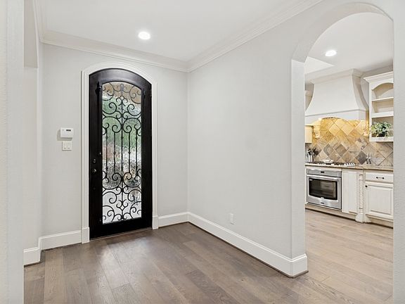 4th image of 12515 Degas Ln