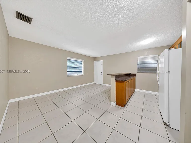 9751 Wayne Ave #6 — Photo 12