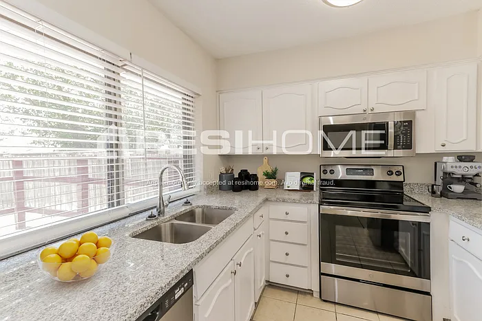 2832 Lago Vista Loop — Photo 2