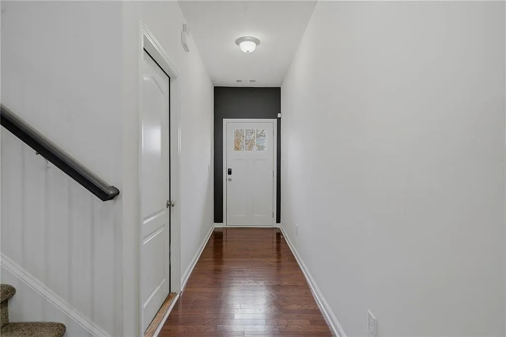 3 bed, 2.5 bath, 1803 sqft, $2,895 — Photo 4