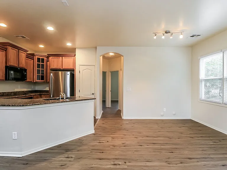 5710 S 21st Pl — Photo 8