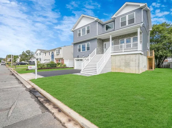 3641 Marinor Street, Seaford, NY 11783