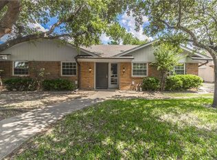 2719 Whispering Trail Cir, Pantego, TX 76013