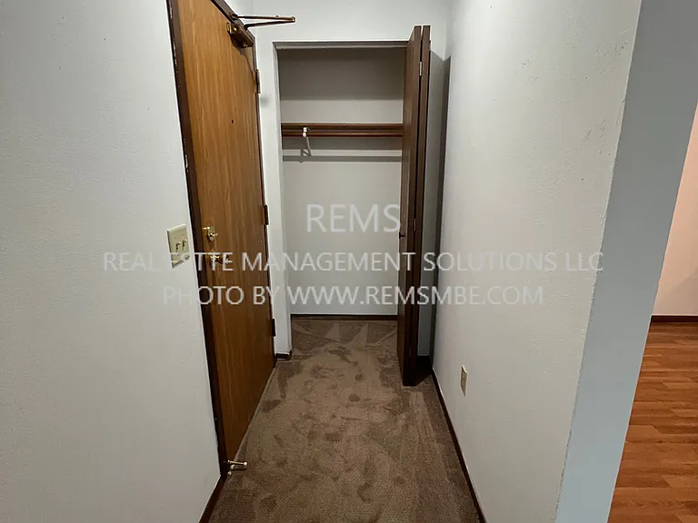 544 E Slifer St — Photo 9