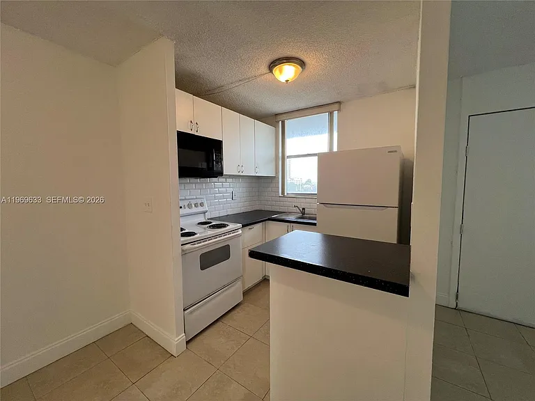 1801 S Treasure Dr #504 — Photo 17