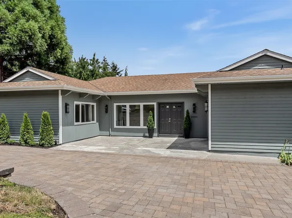 19206 65th Place NE, Kenmore, WA 98028
