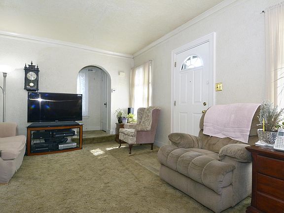 4th image of 6518 Riverview Dr