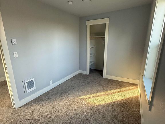 4th image of 842 E St