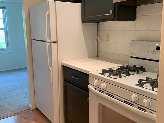 4th image of 3975 Lyndhurst Dr APT 203