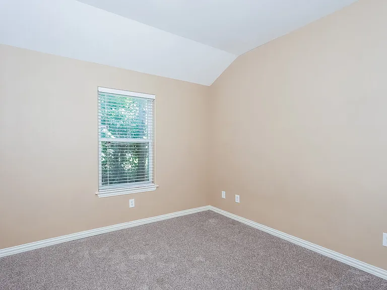 1734 Avenue E — Photo 13