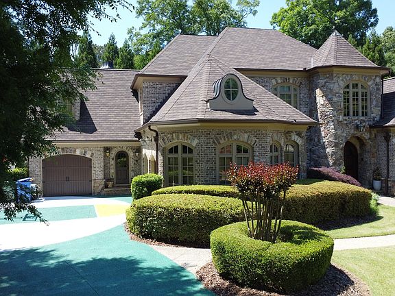 3rd image of 841 Camden Park Ct NE