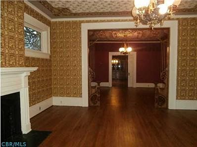 5th image of 105 E Gambier St