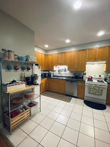 6978 N Greenview Ave #1 — Photo 7