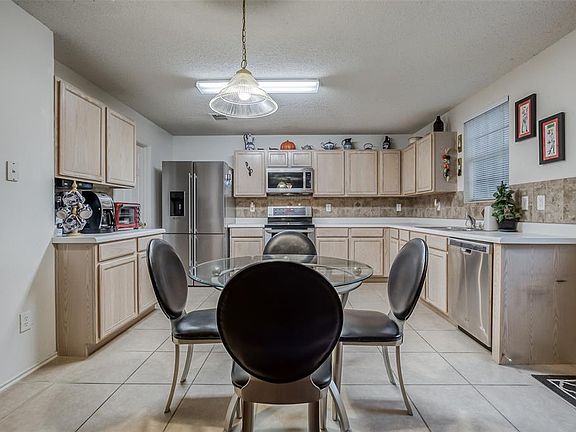 5th image of 1712 Canyon Oaks Dr