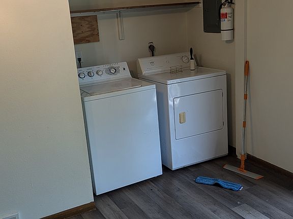 4th image of 265 1/2 S Chestnut St #2