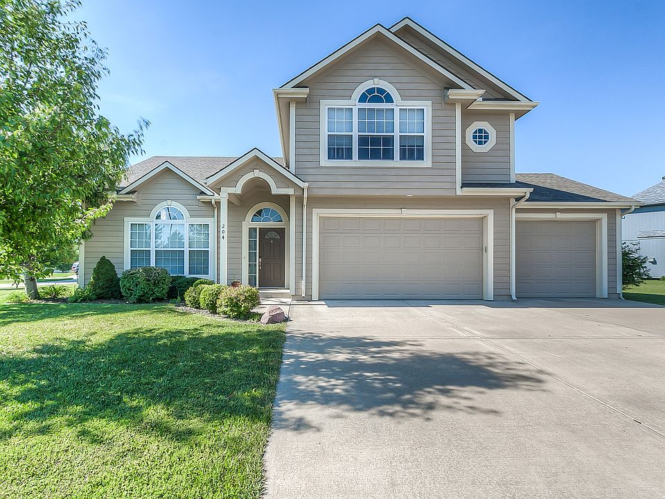 1st image of 204 Thomas Cir