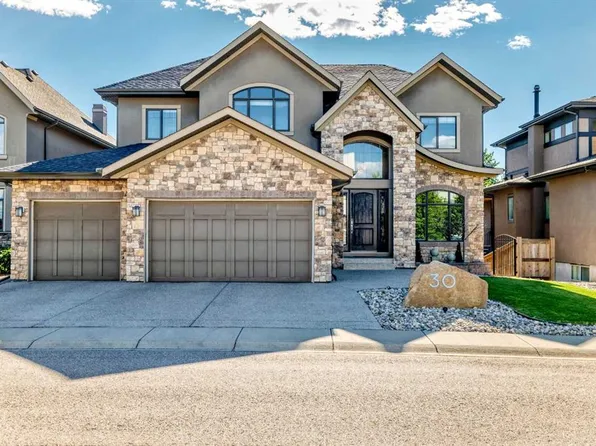 30 W Wexford Way SW, Calgary, AB T3H 0H1