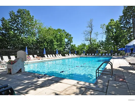 Sold by Re/Max In The City | media 15