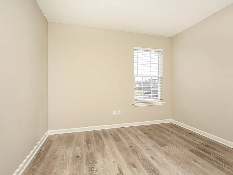141 Lyndhurst Dr — Photo 15