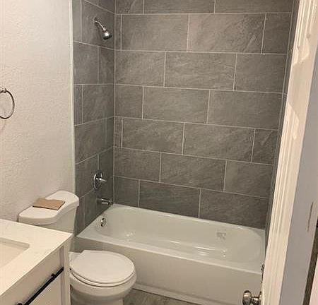 5th image of 571 NW 45 Street