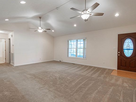 3rd image of 301 Cassidy Dr