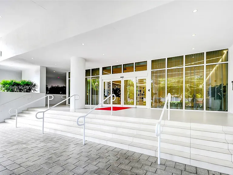 4250 Biscayne Blvd #918 — Photo 36