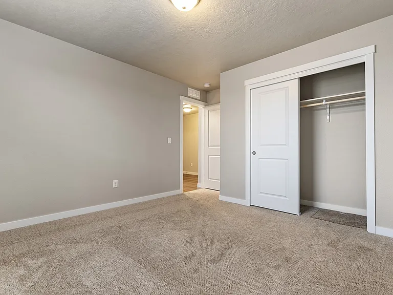 7807 S Dewberry Ave — Photo 8