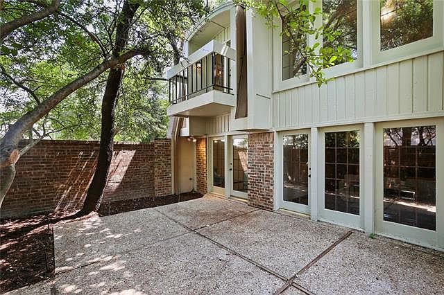 1st image of 9323 Esplanade Dr