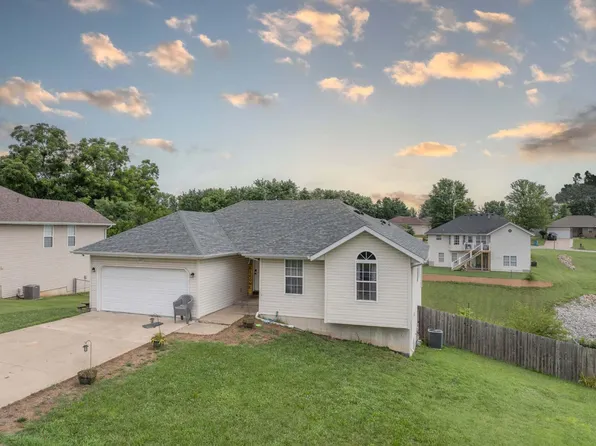 4511 W University Street, Springfield, MO 65802