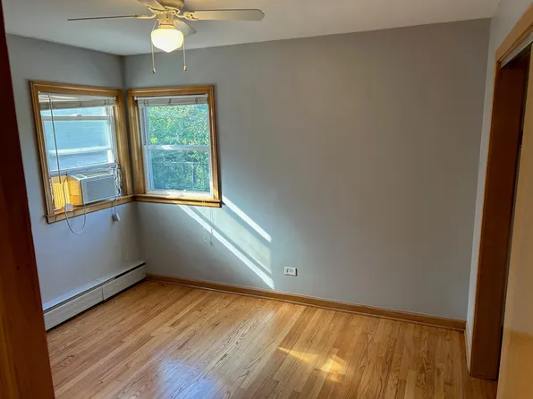 5862 W Lawrence Ave APT 2S, Chicago, IL 60630